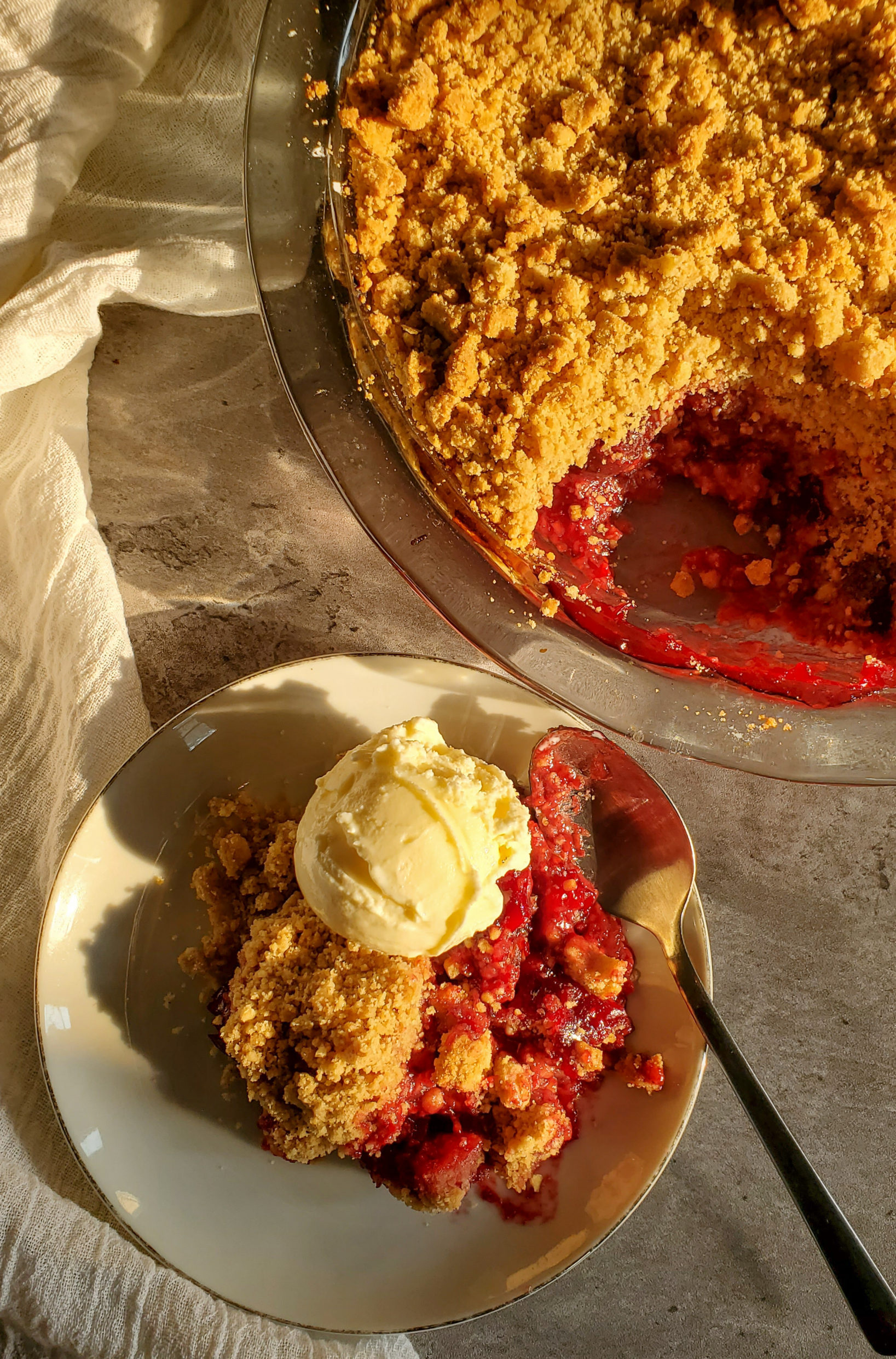 Raspberry Cream Crumble Recipe